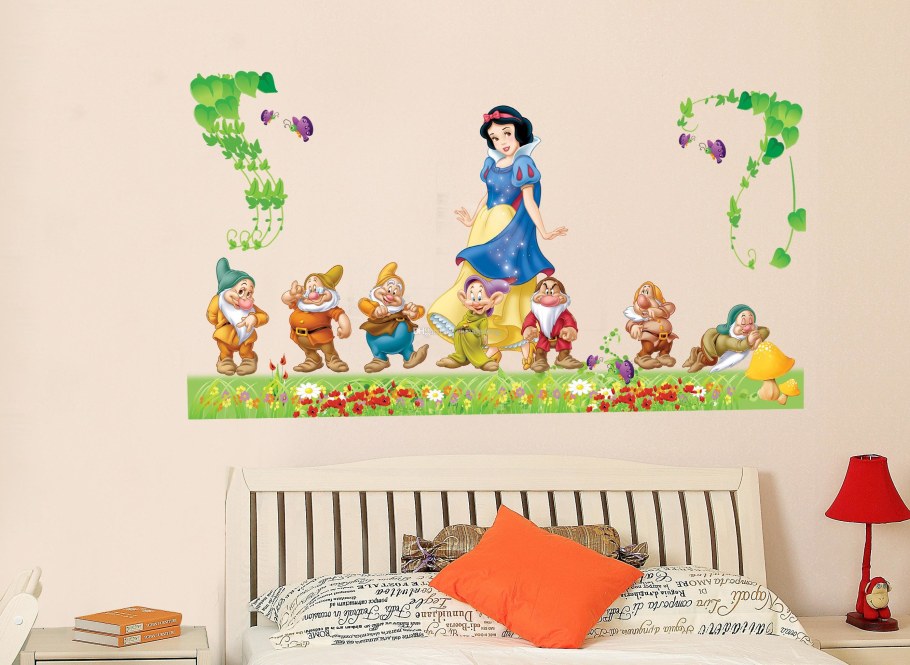 Сказка на стене в детском саду