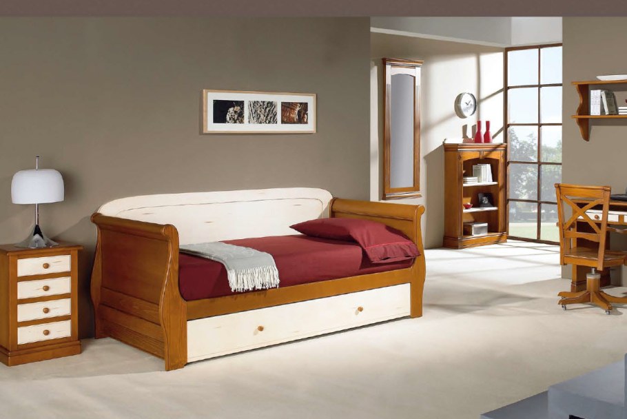 Испанская детская кровать