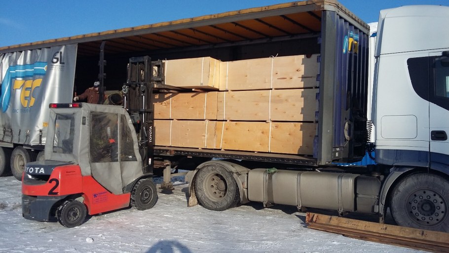 Боковая разгрузка фуры