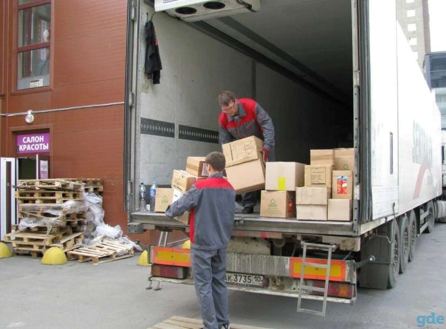 Разгрузка товара на складе