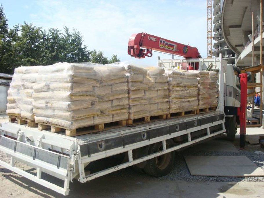 Разгрузка стройматериалов