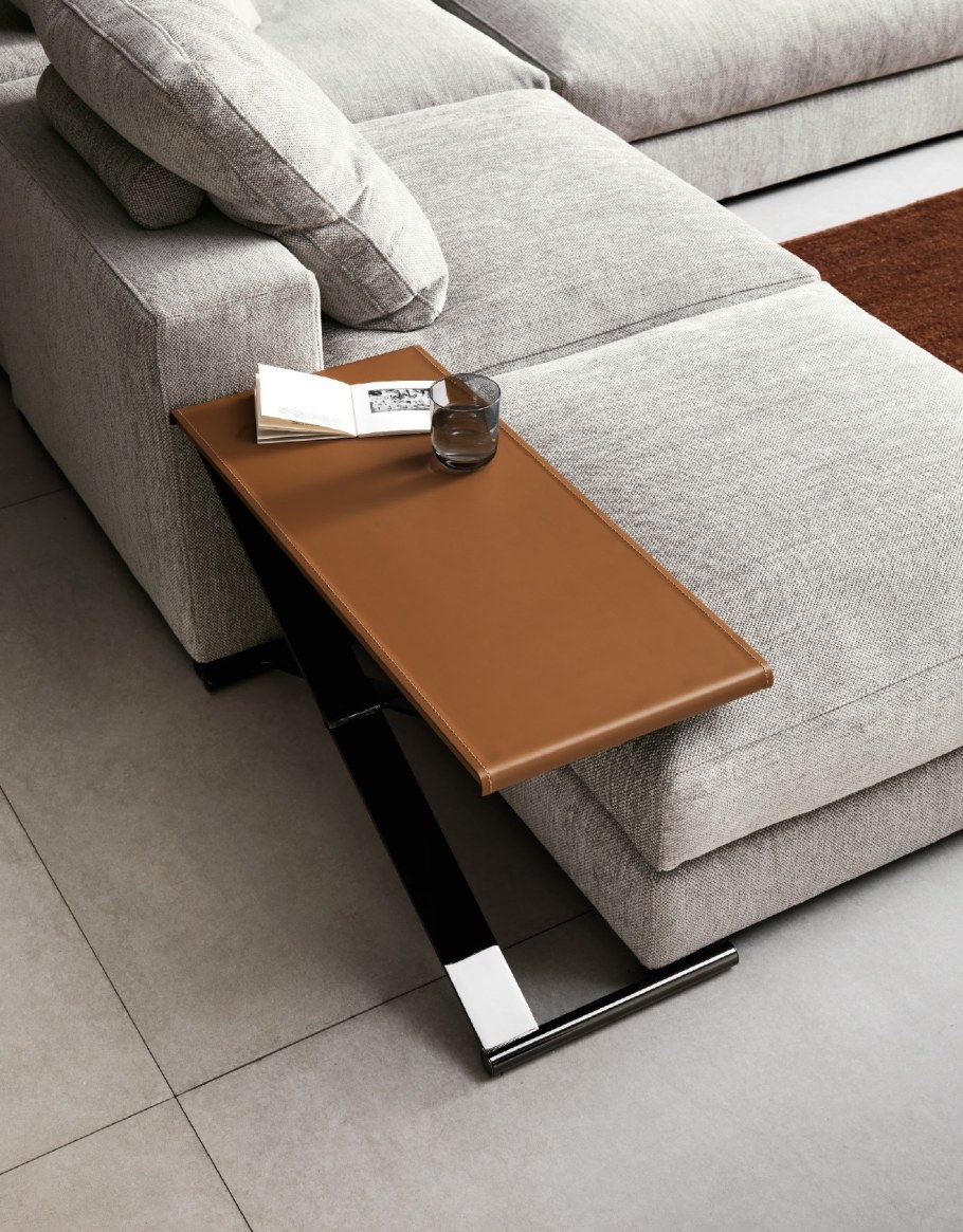 Придвижной столик к дивану