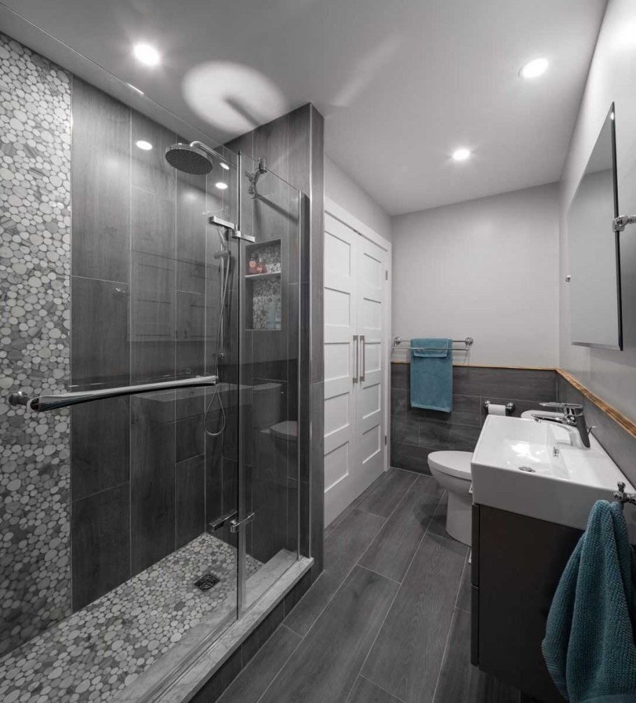 Серая ванная комната