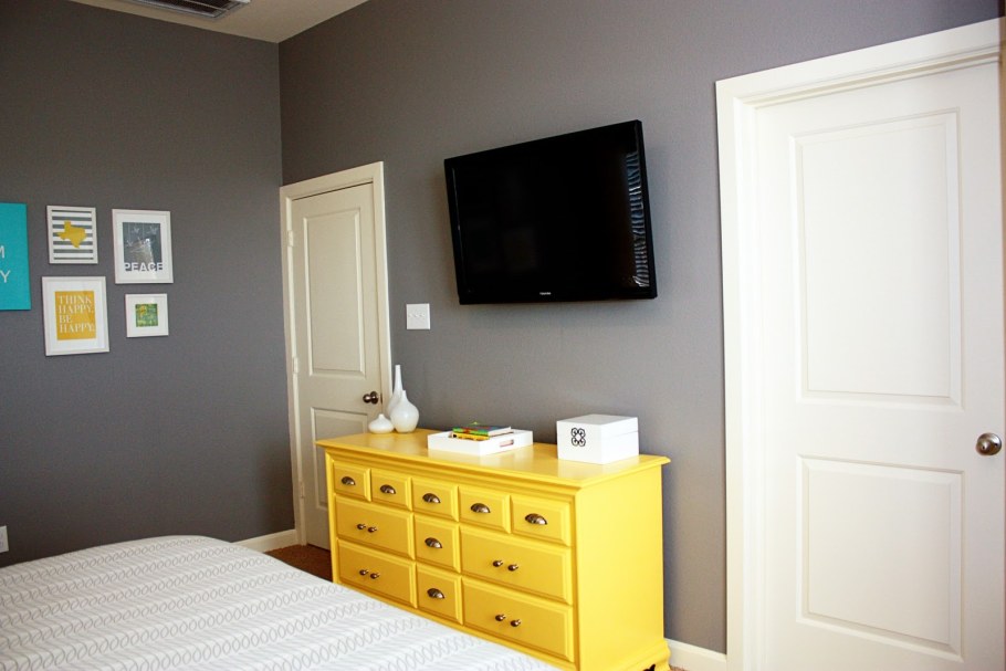 Комод ХЕМНЭС желтый