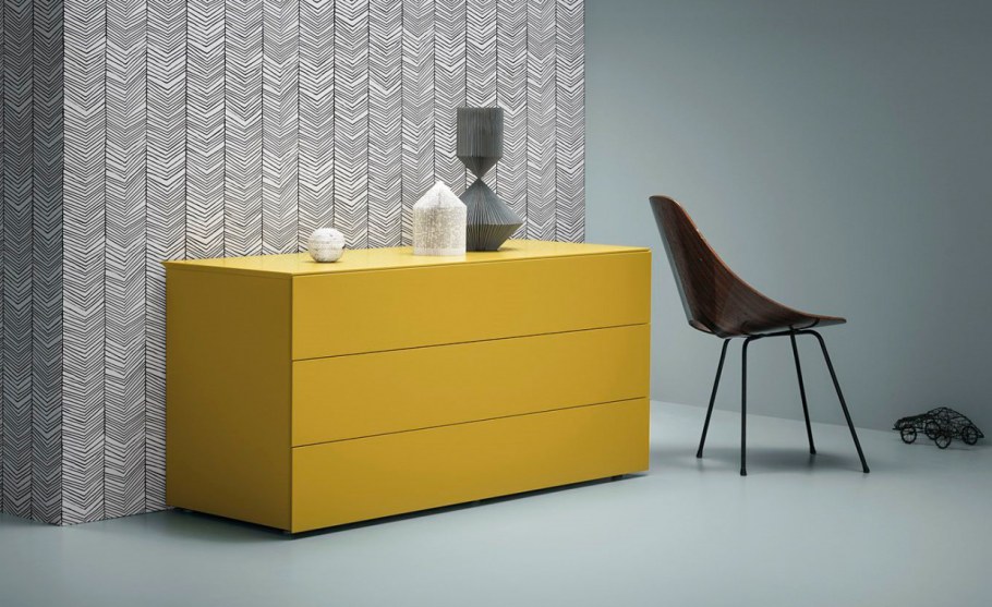 Желтый комод в интерьере
