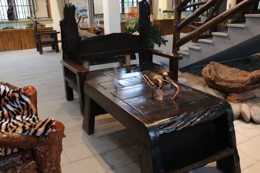 Черное дерево мебель