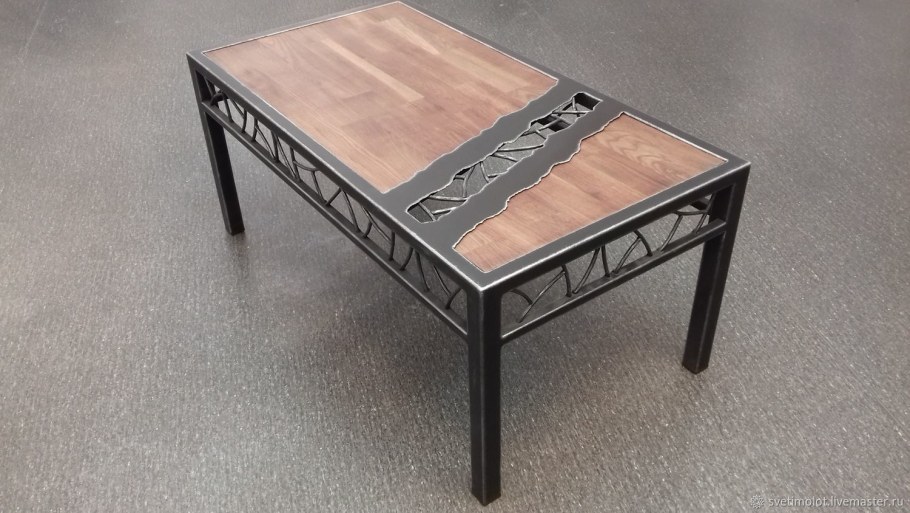 Кованый журнальный столик стиль лофт