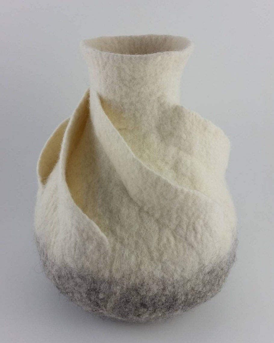 Вазы валяные из шерсти