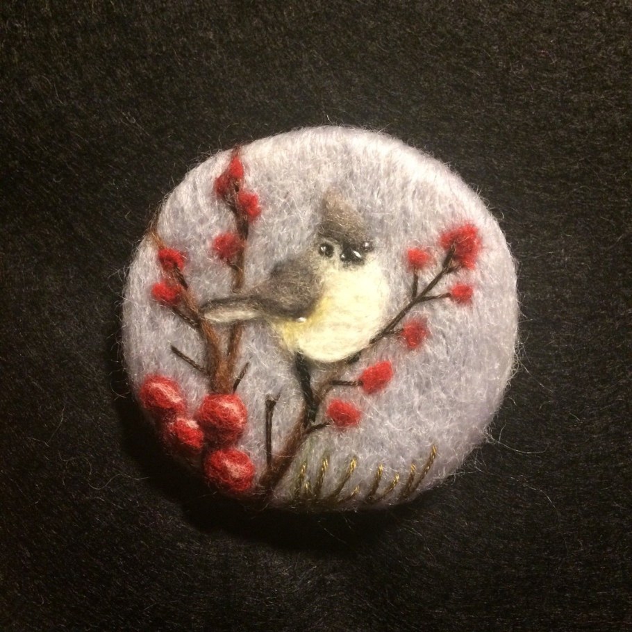 Валяные броши из шерсти