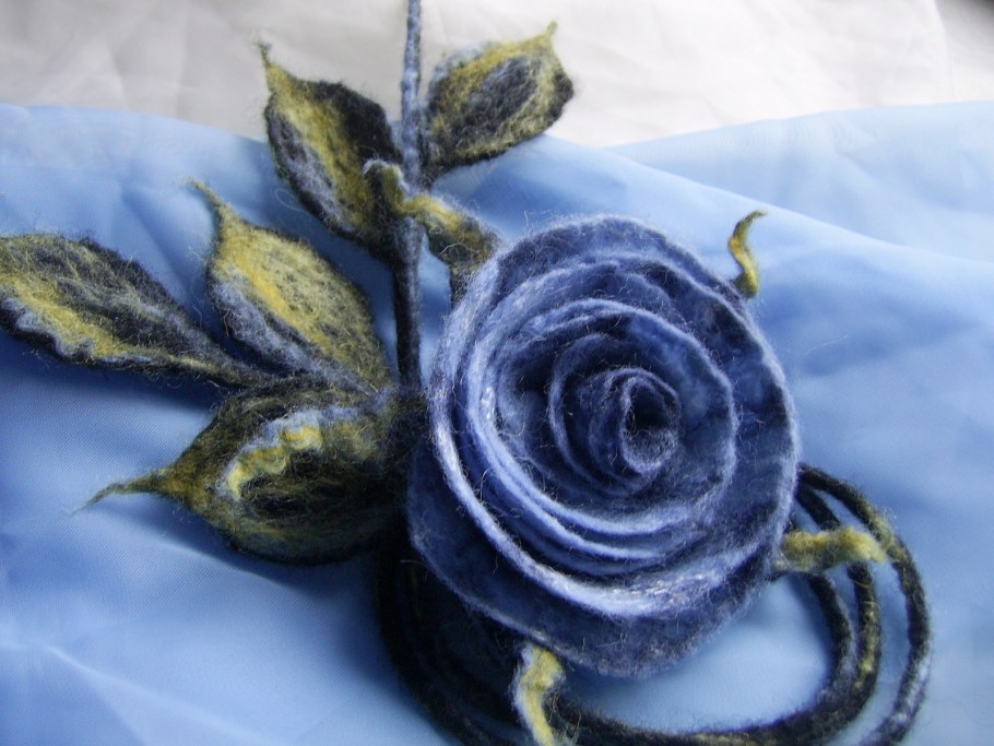 Валяные цветы