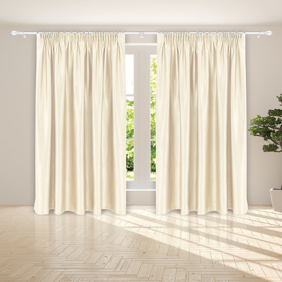 Молочные шторы