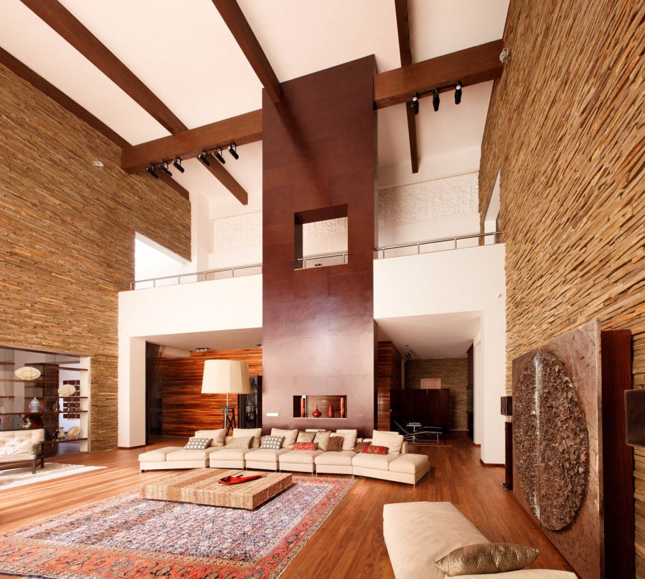 Современная отделка потолка коттеджа