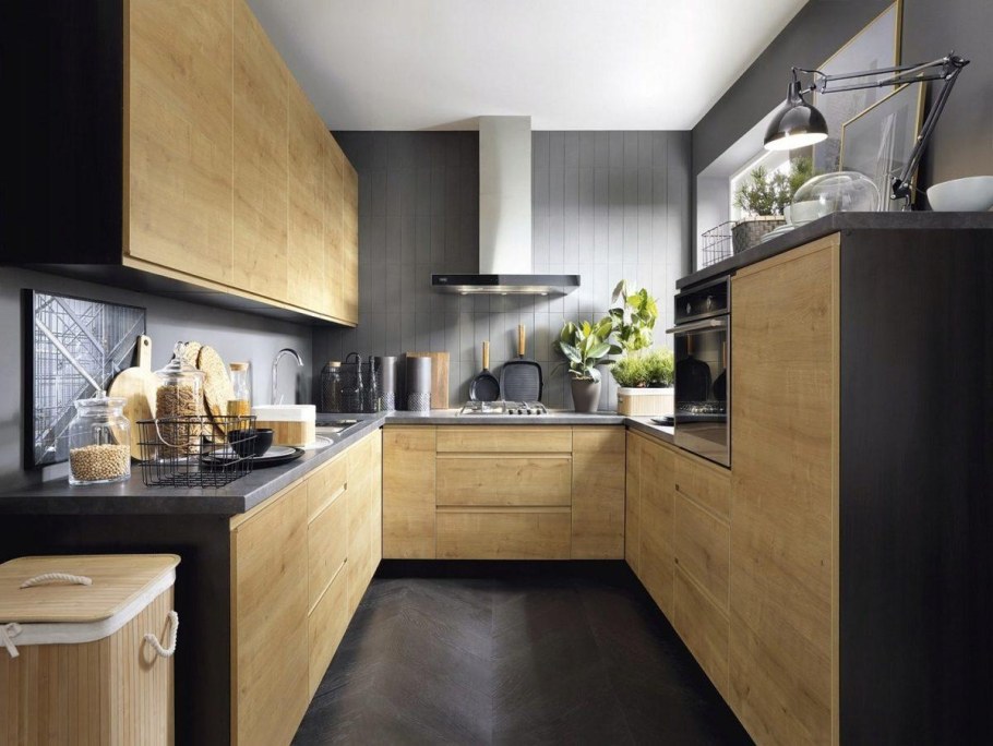 Кухни деревянные современные