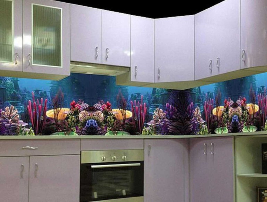 Фартук для кухни из стекла