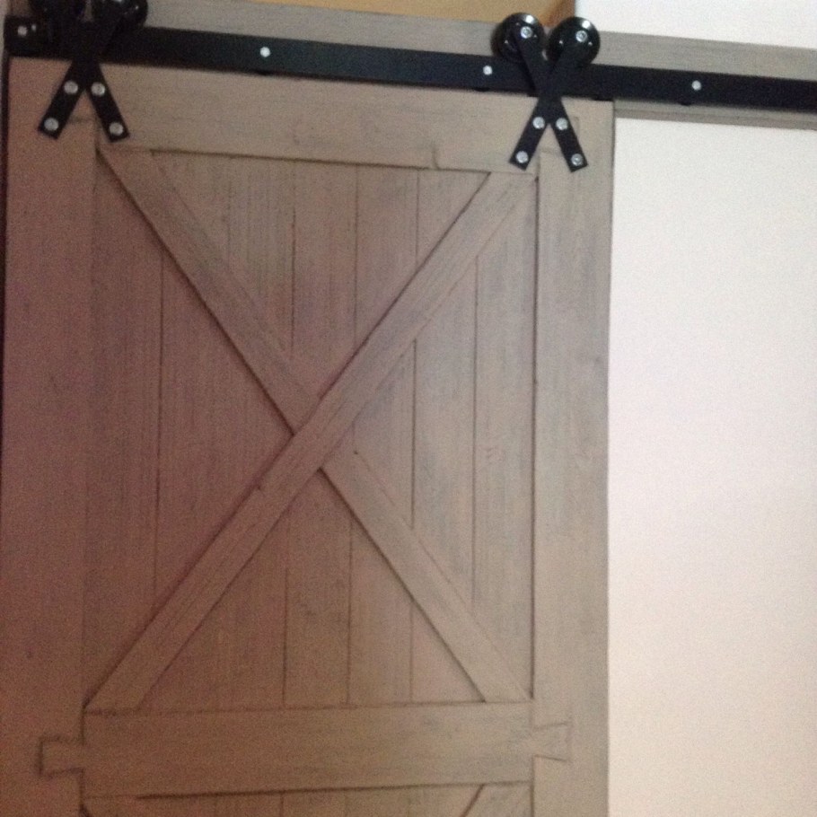 Дверь амбарная массив сосны