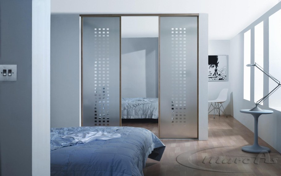 Зонирование комнаты шкафом купе