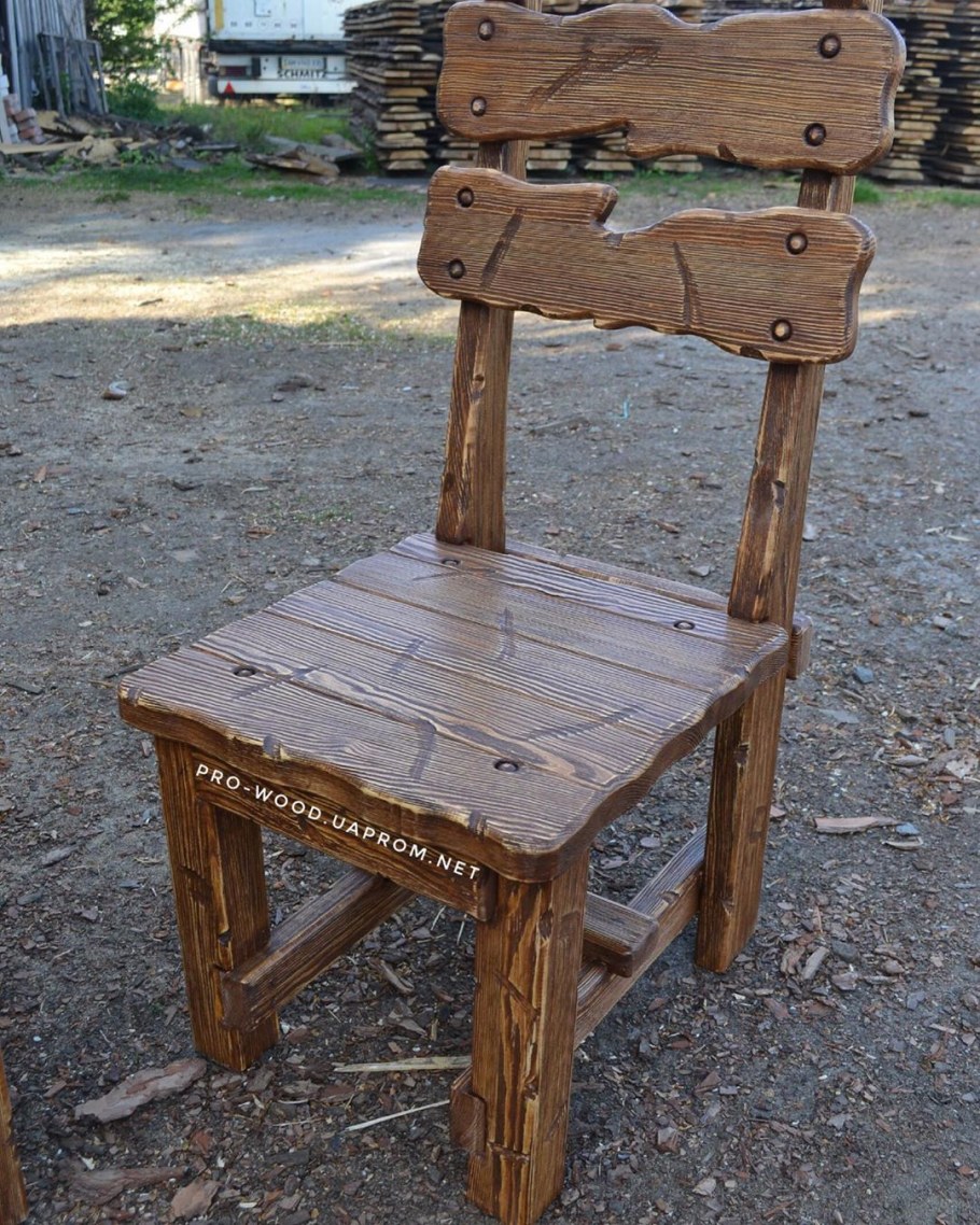 Стул под старину из дерева