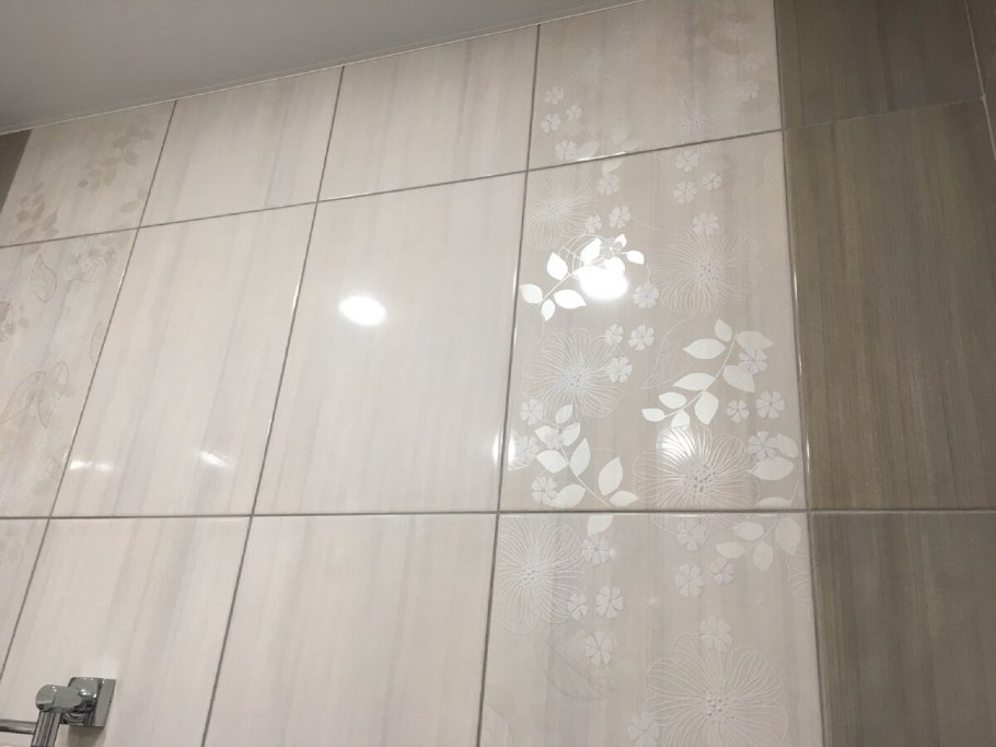 Контрастная затирка для бежевой плитки