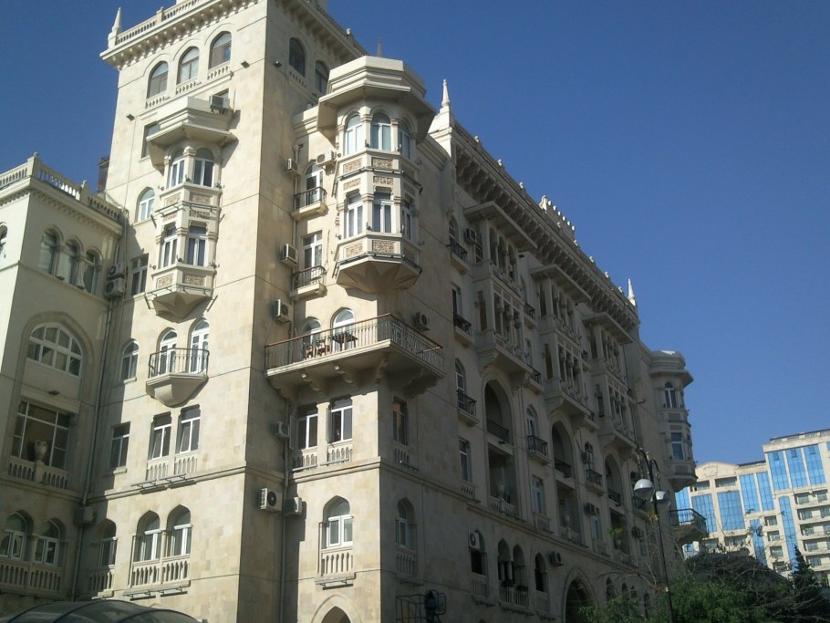 Баку ул Низами 100