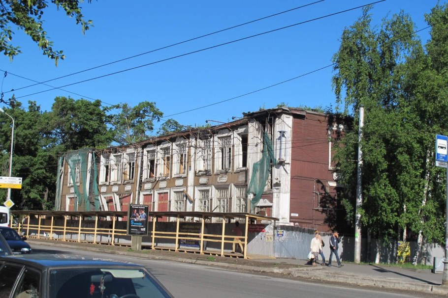 Ленин на здании