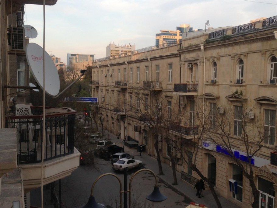 Баку улица Низами 4