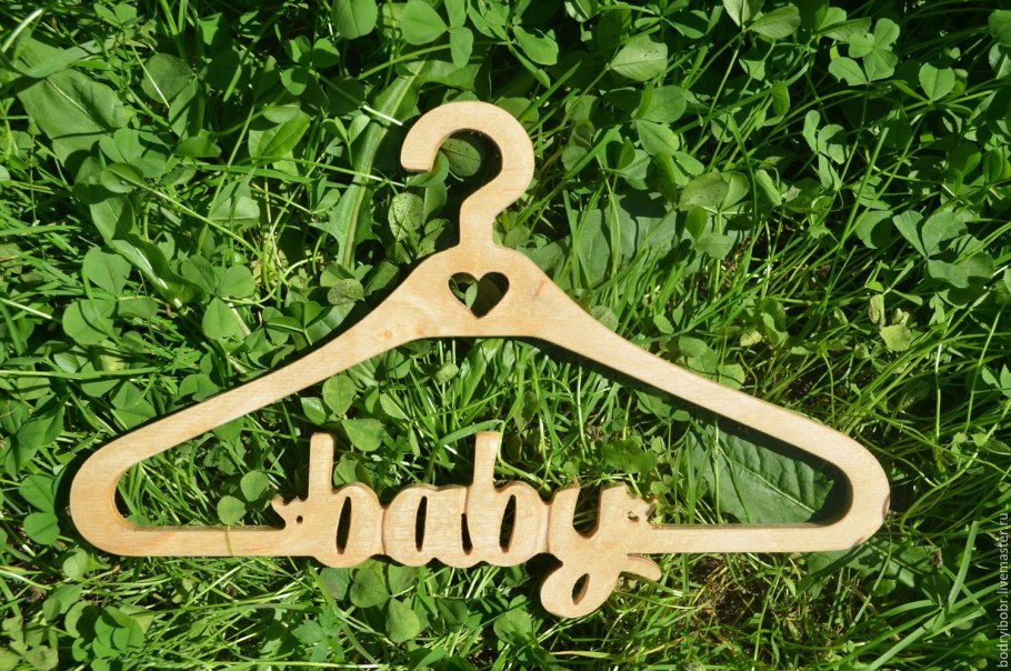 Фон с вешалкой