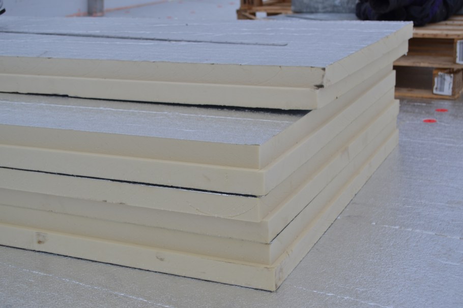 Клиновидные PIR-плиты PIRROMEMBRANE 2400х1200мм