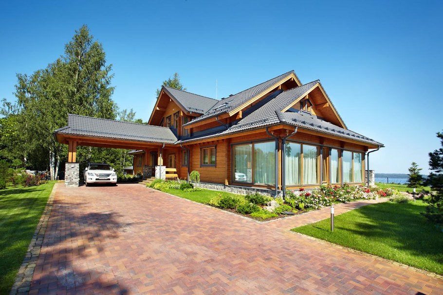 Двухэтажный дом с гаражом