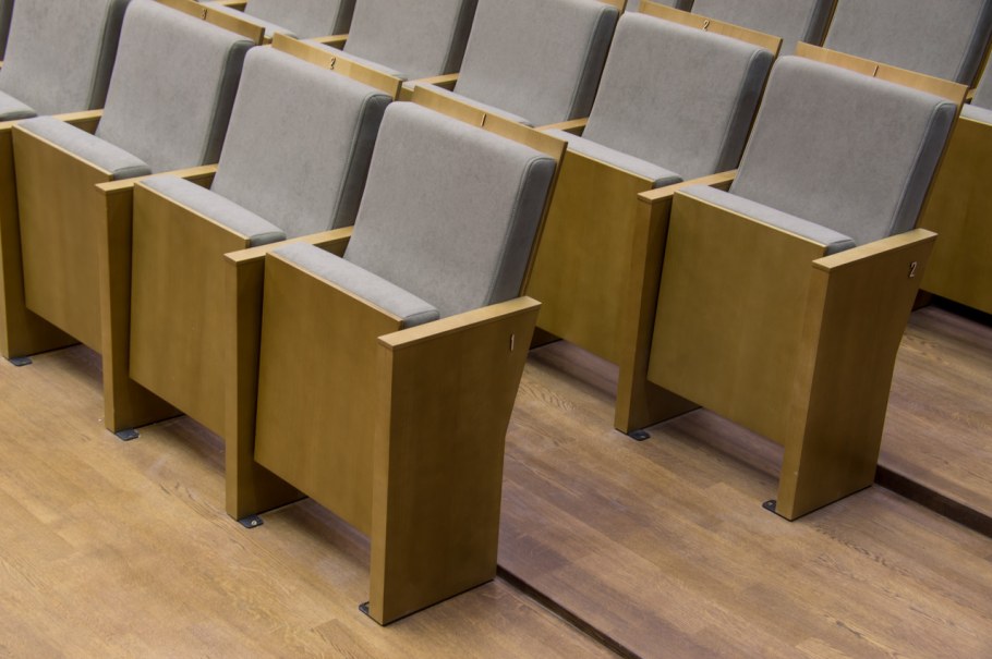 Кресла для актовых и конференц залов Размеры