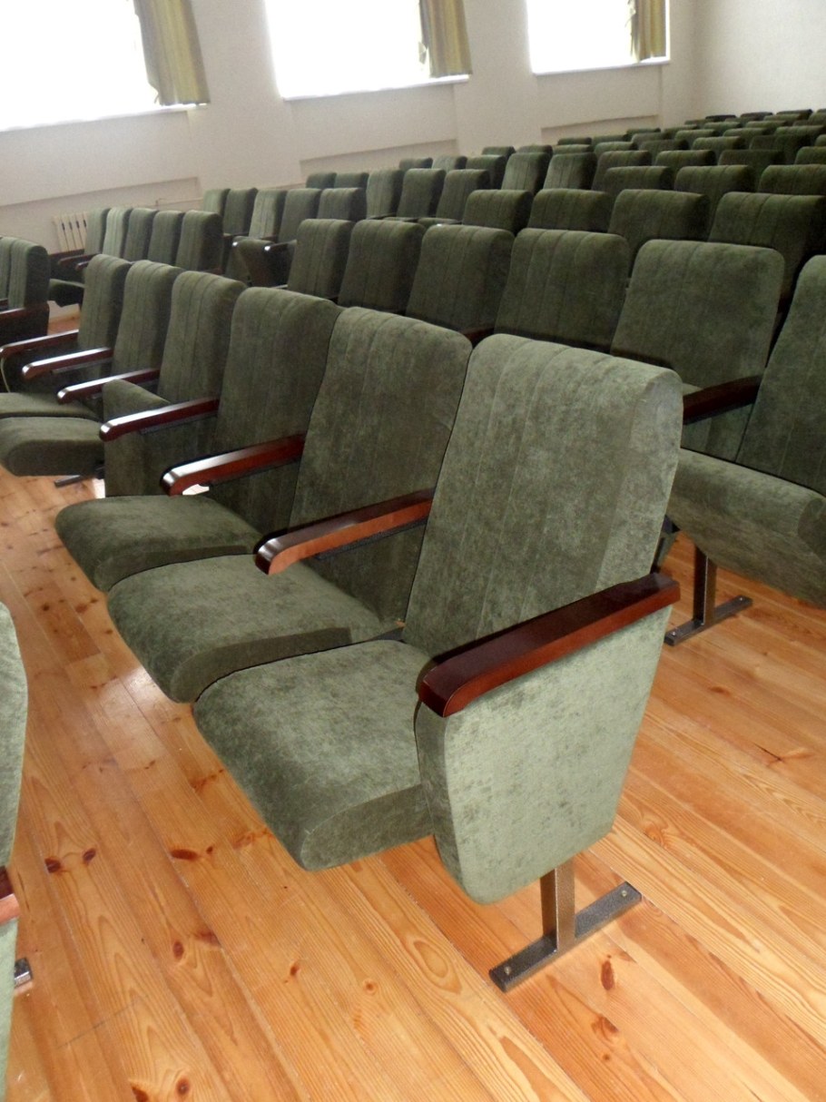 Кресла для актового зала