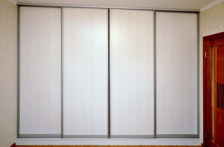 Шкаф купе белый ДСП