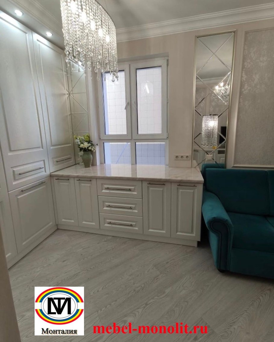 Кухня Неоклассика белая пол белый мрамор