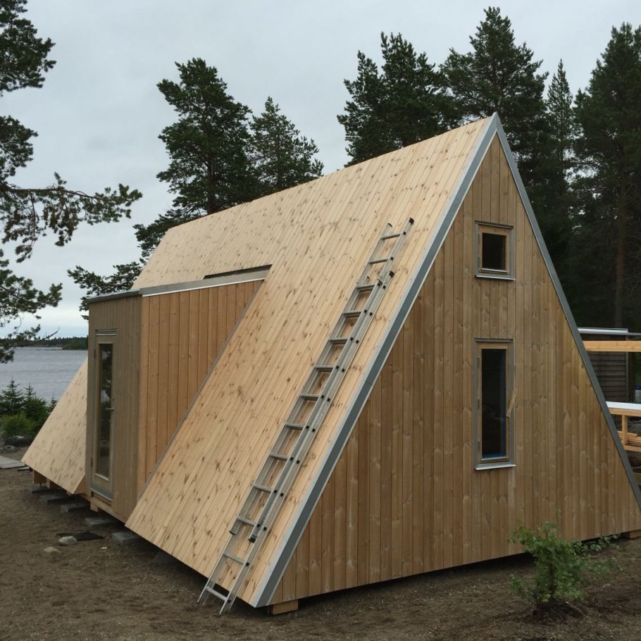 Дачный домик из фанеры