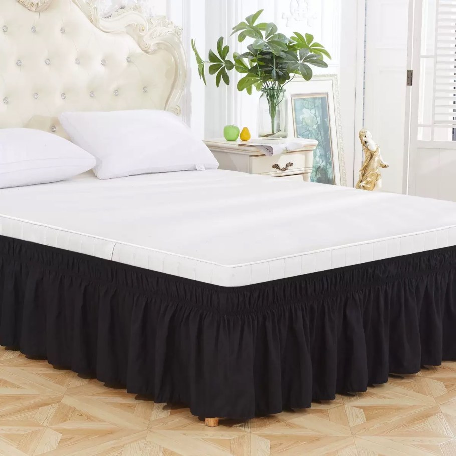Bed skirt