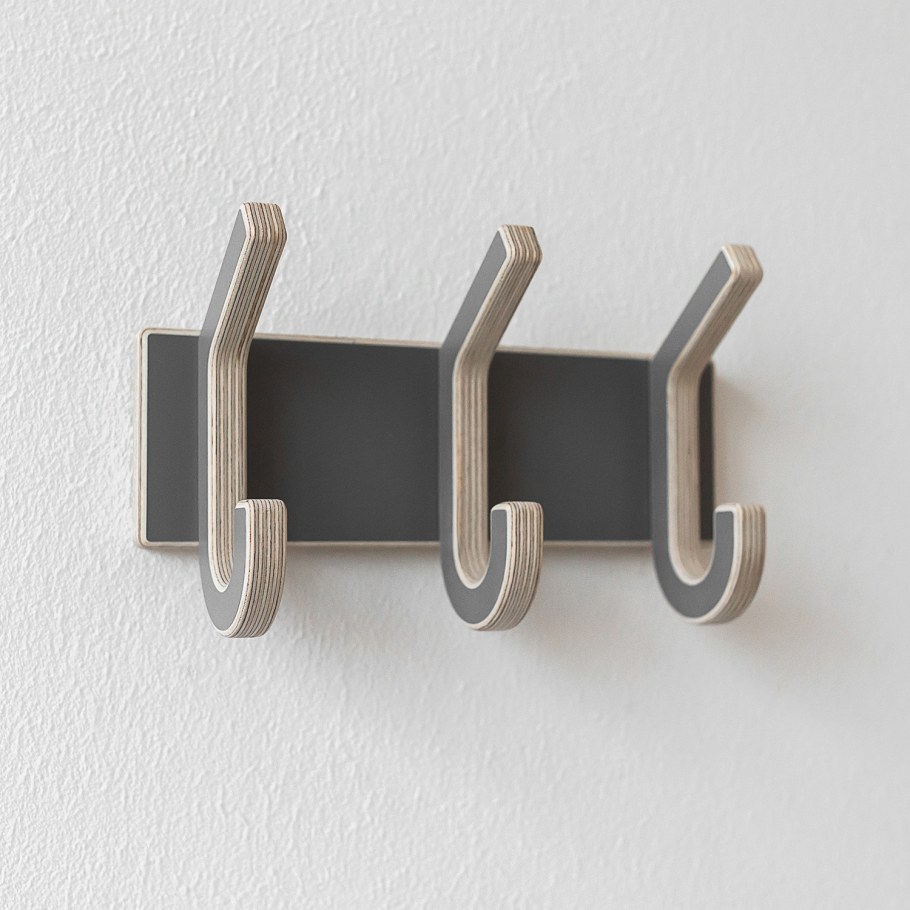 Вешалка настенная с 3 крючками