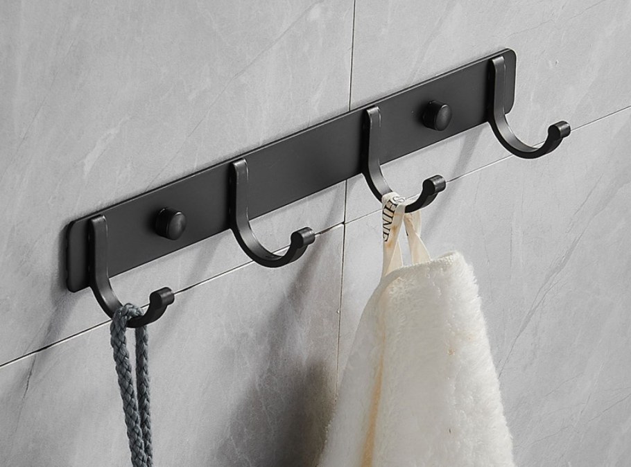 Крючки для комнаты