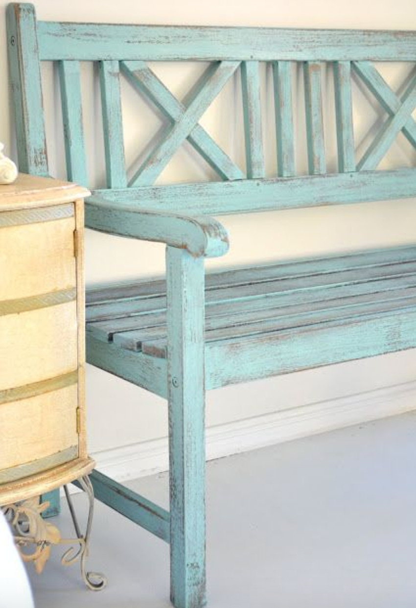 Скамья в прованском стиле