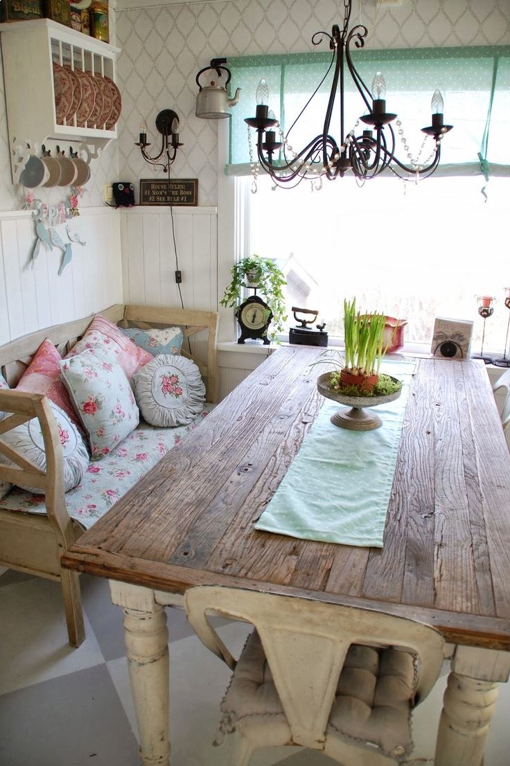 Кухонный уголок в деревенском стиле