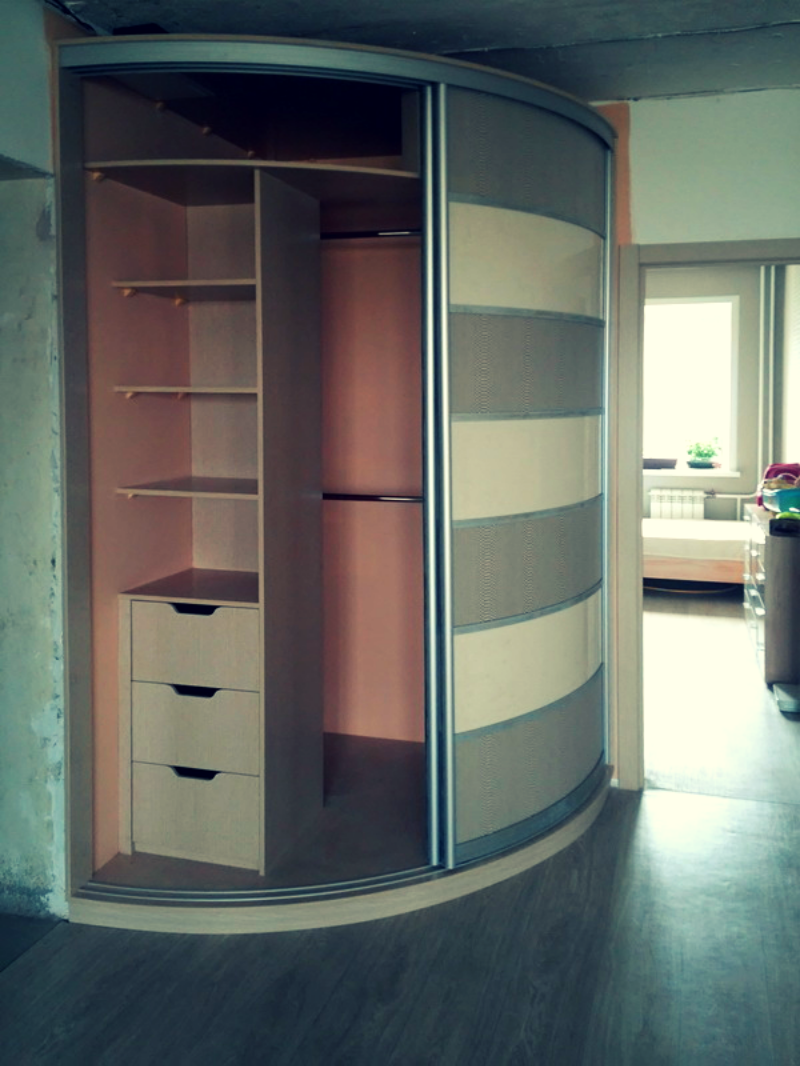Шкаф-купе радиусный комфорт