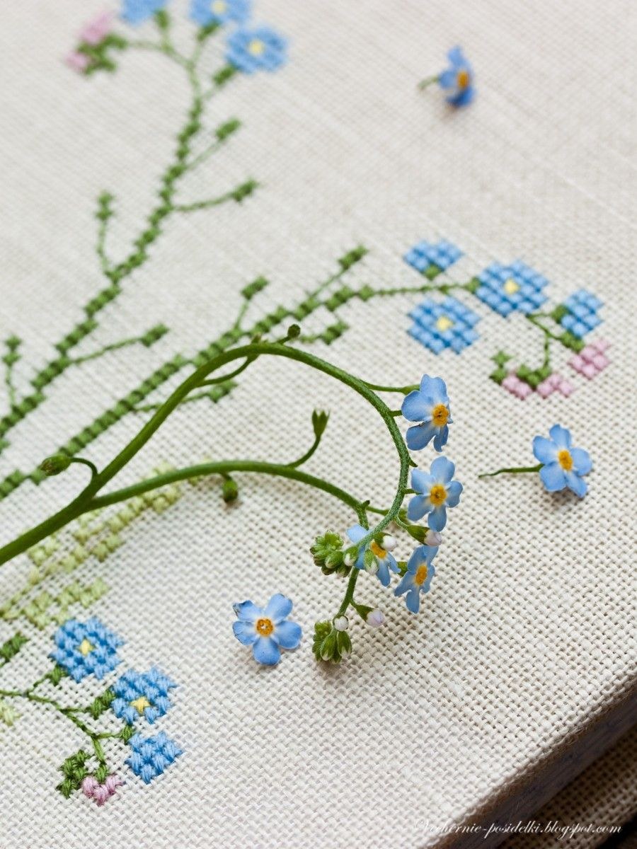 Незабудки вышитые гладью