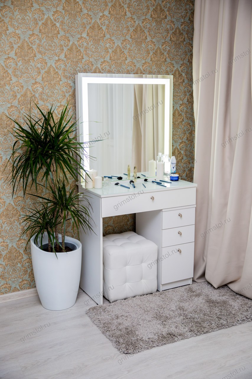 Гримерный столик 1д80