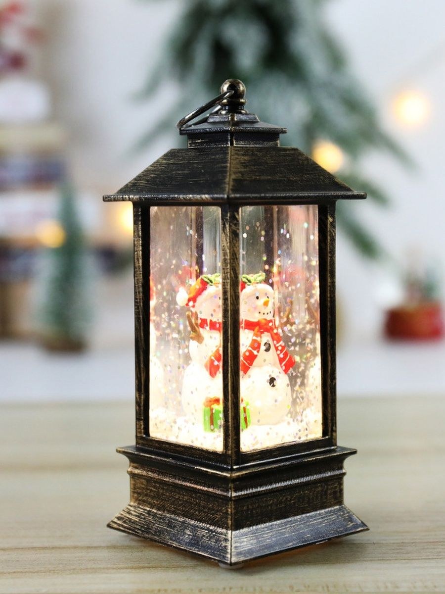 Уличный фонарь новогодний с подсветкой и снегом