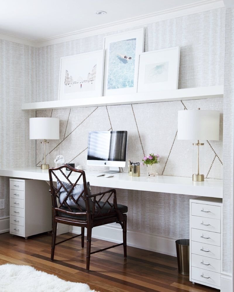 Рабочее место в спальне