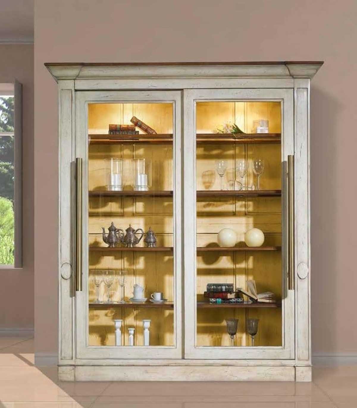 кухонный навесной шкаф со стеклянными дверцами