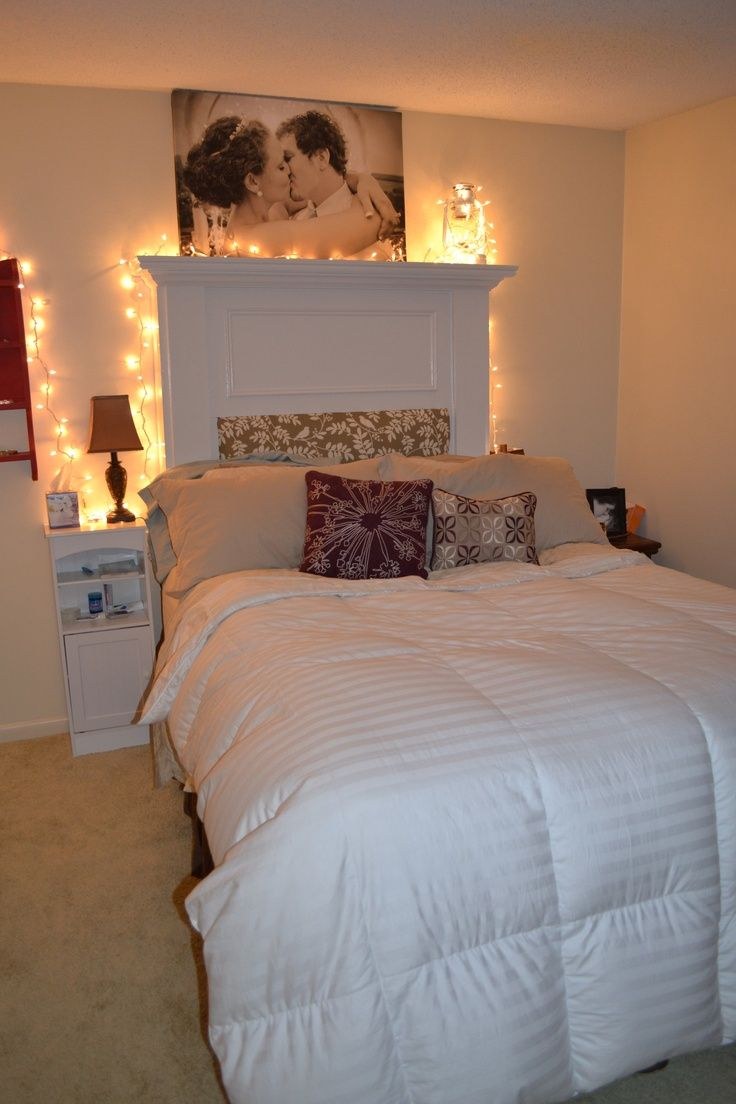 Декор в спальню на стену у изголовья кровати