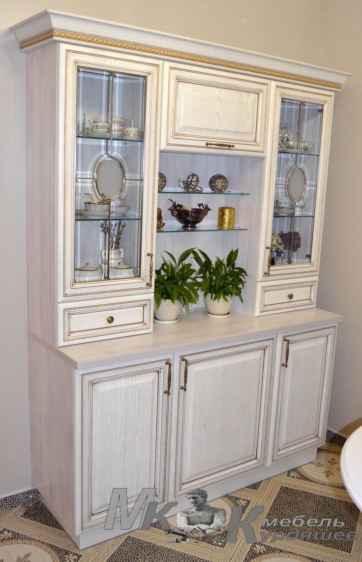 Кухня с буфетом классика