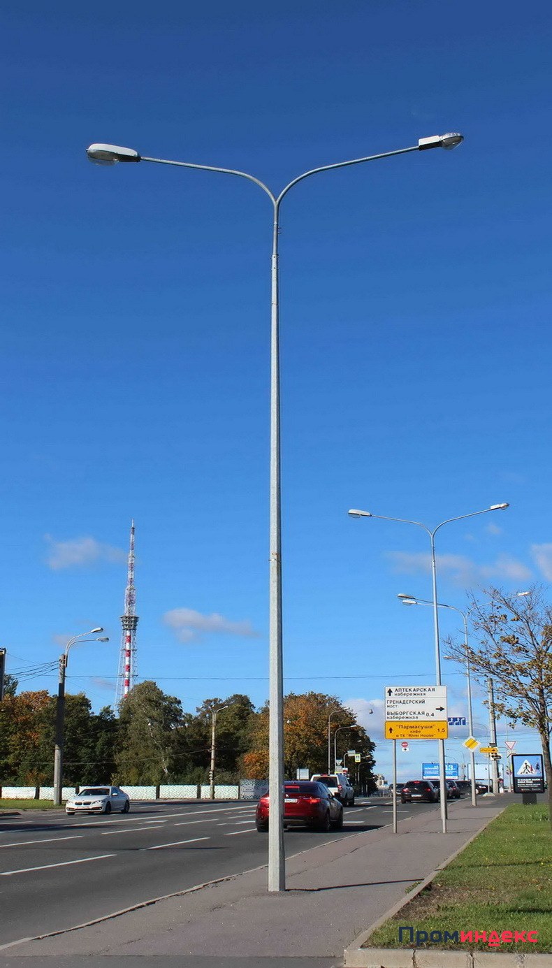 Фонарь на опору уличного освещения