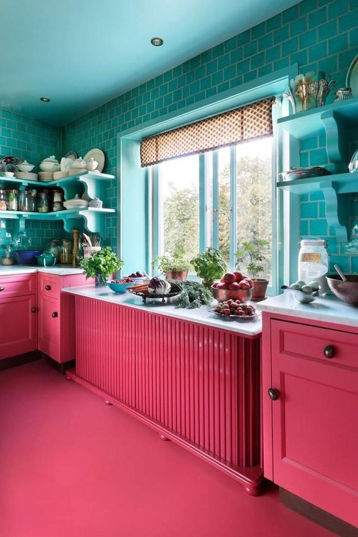 Окрашивание стен на кухне