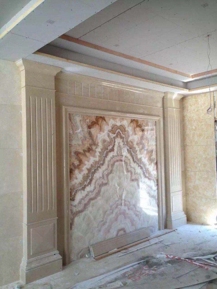 Венецианская штукатурка под мрамор в коридоре