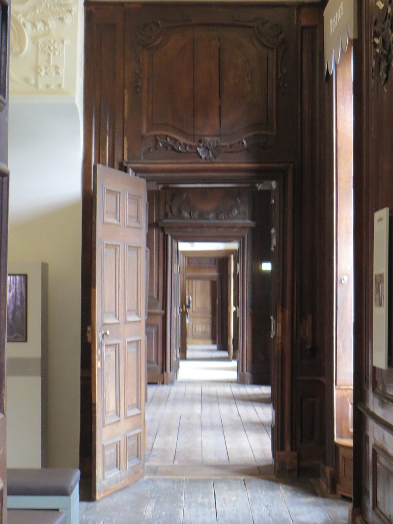 Анфиладные двери в интерьере